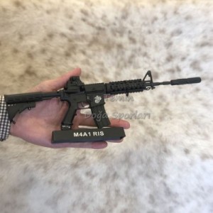 Swiss Arms Minyatür M4A1 Dekoratif Masa Süsü 